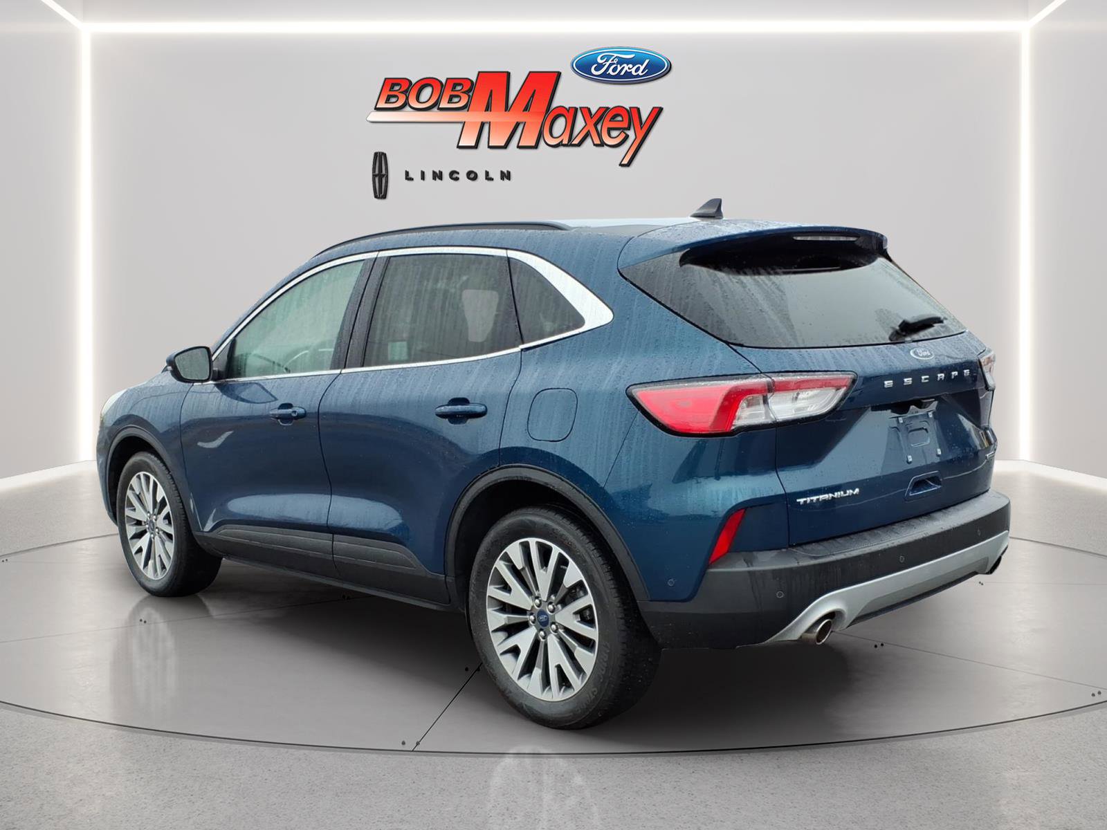 Used 2020 Ford Escape Titanium image 7