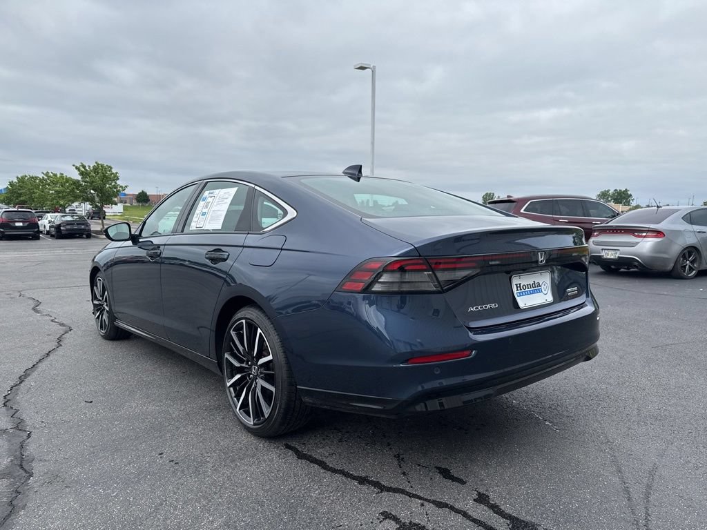 Used 2023 Honda Accord Touring image 3