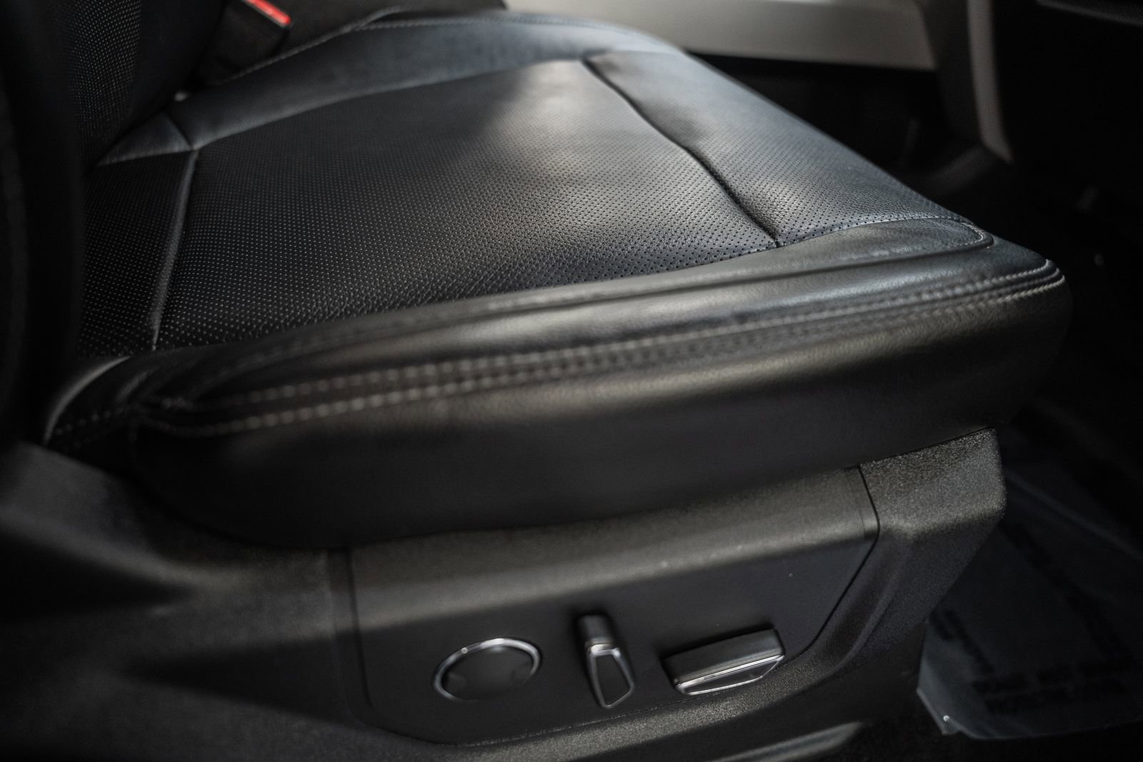 Used 2017 Ford F150 Lariat w/ Equipment Group 502A Luxury image 46