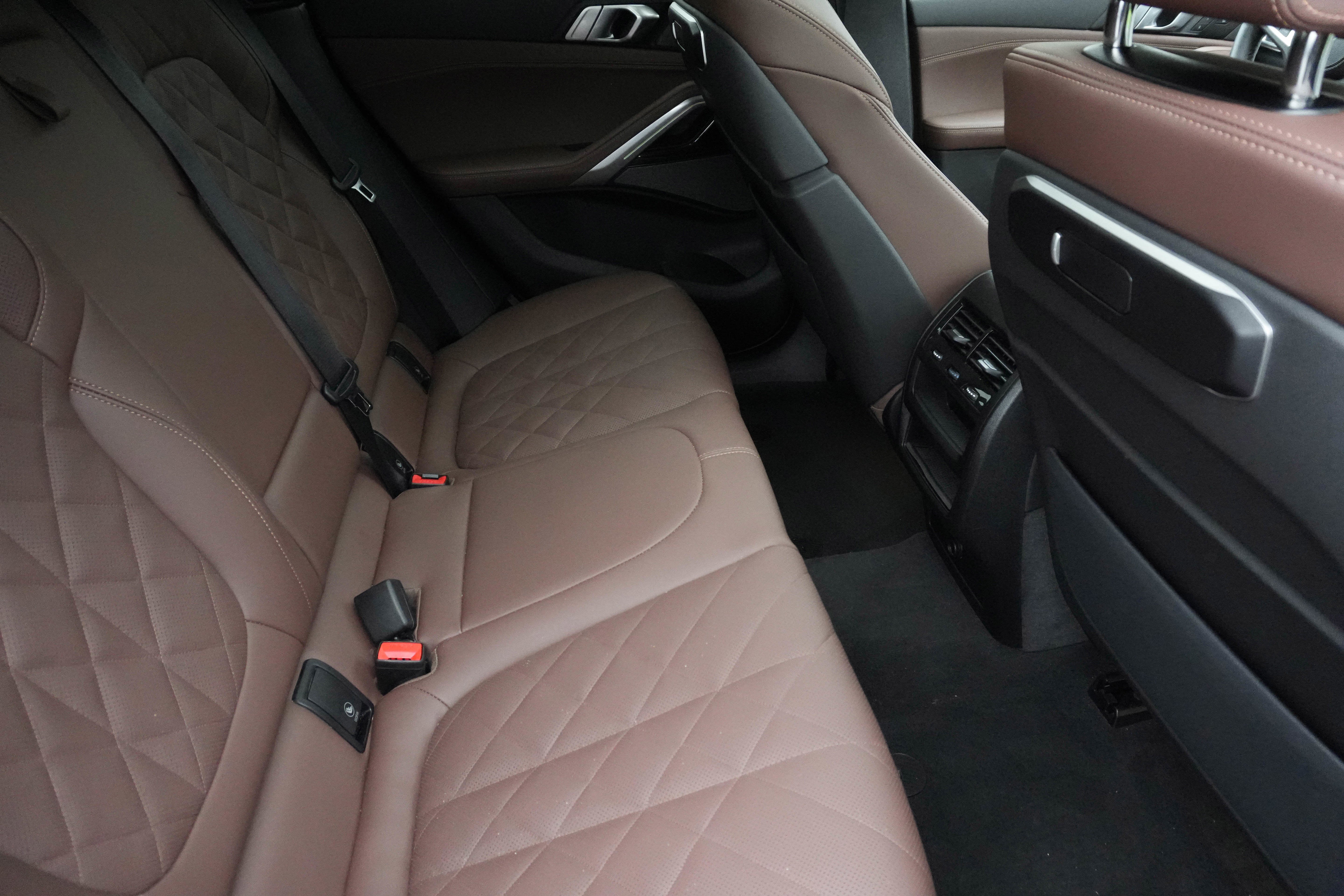 Used 2026 BMW X6 xDrive40i AWD/4WD image 39