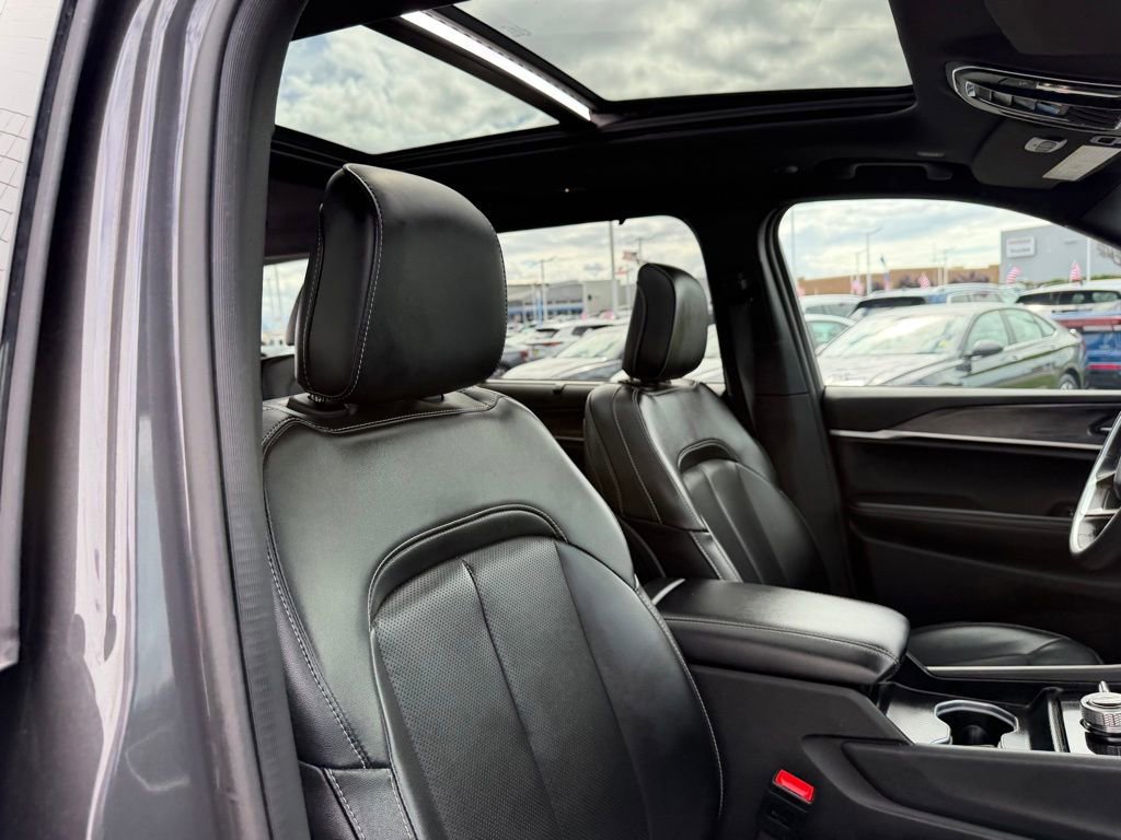 Used 2024 Jeep Grand Cherokee L Limited w/ Luxury Tech Group II image 21