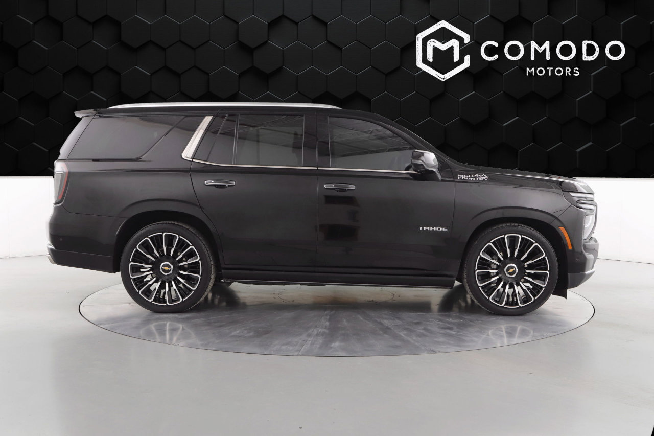 Used 2025 Chevrolet Tahoe High Country image 2