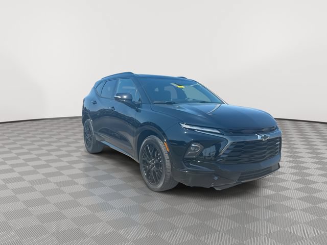Certified 2026 Chevrolet Blazer RS w/ Driver Confidence II Package AWD/4WD image 2