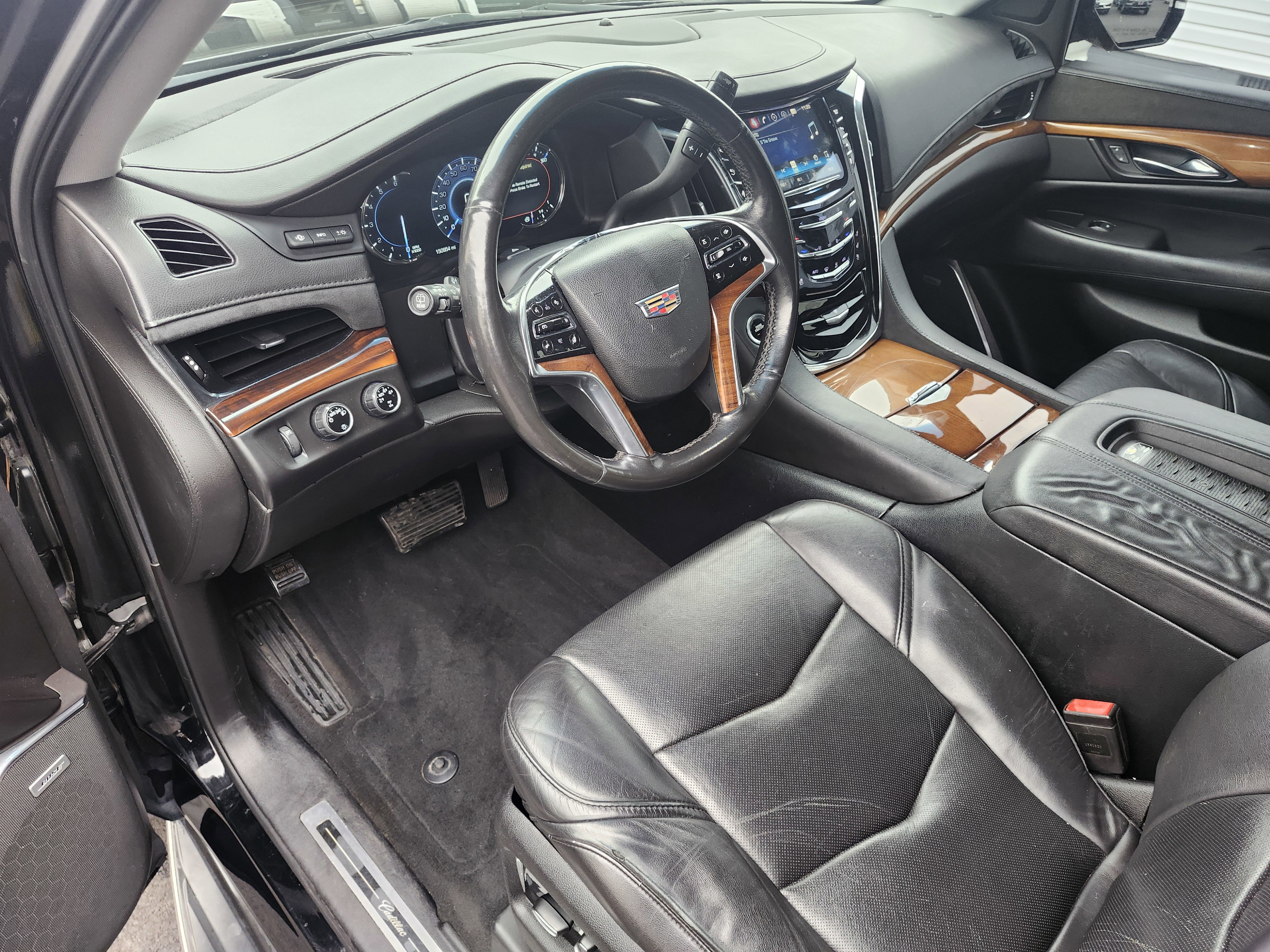 Used 2016 Cadillac Escalade Luxury image 4