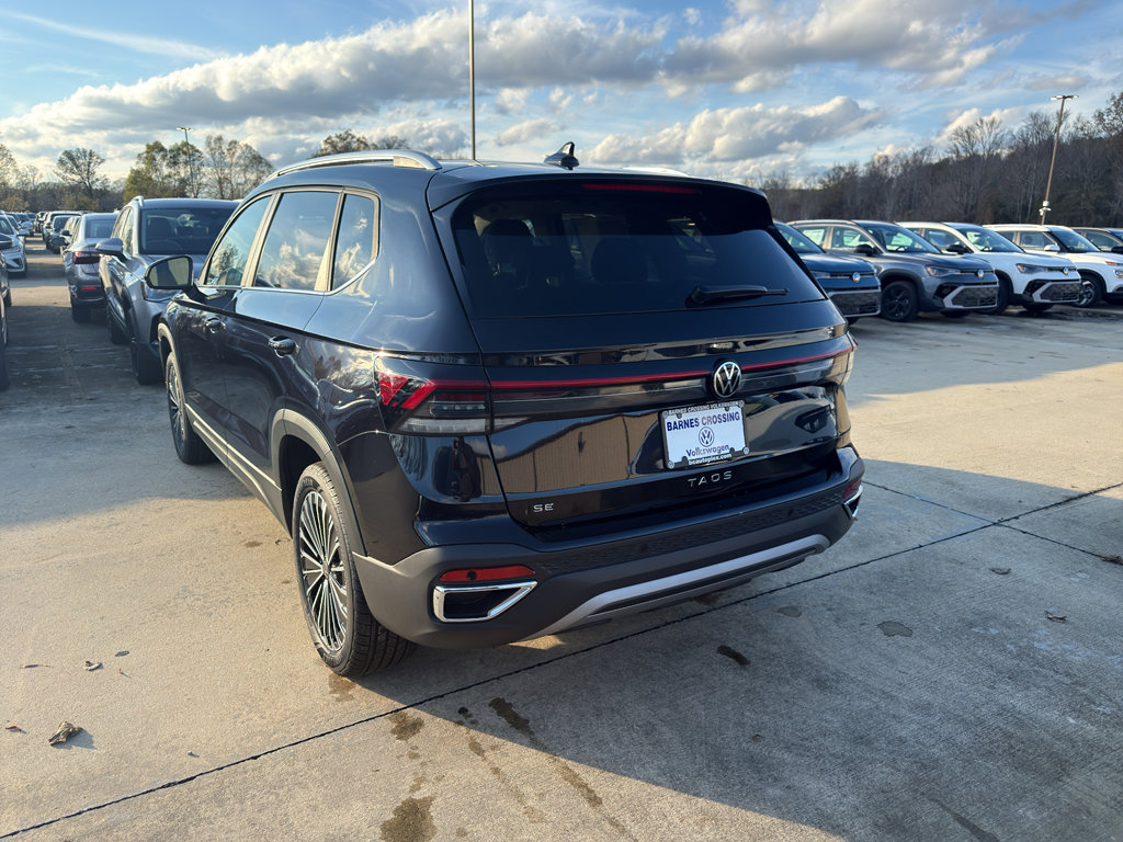 New 2026 Volkswagen Taos SE FWD image 7