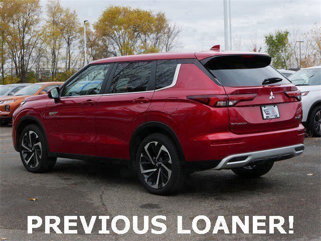 Used 2025 Mitsubishi Outlander SE image 5