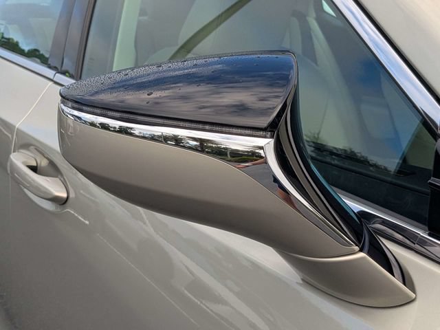 Certified 2025 Lexus ES 300h w/ Premium Package FWD image 10