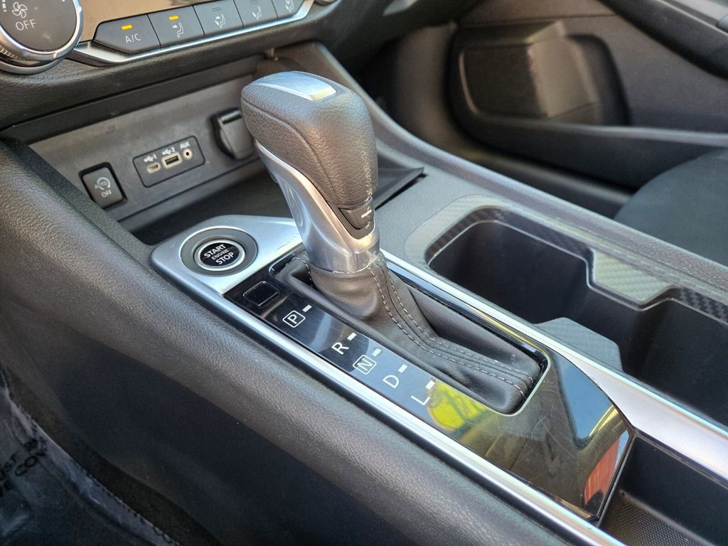 Certified 2024 Nissan Sentra SV FWD image 25