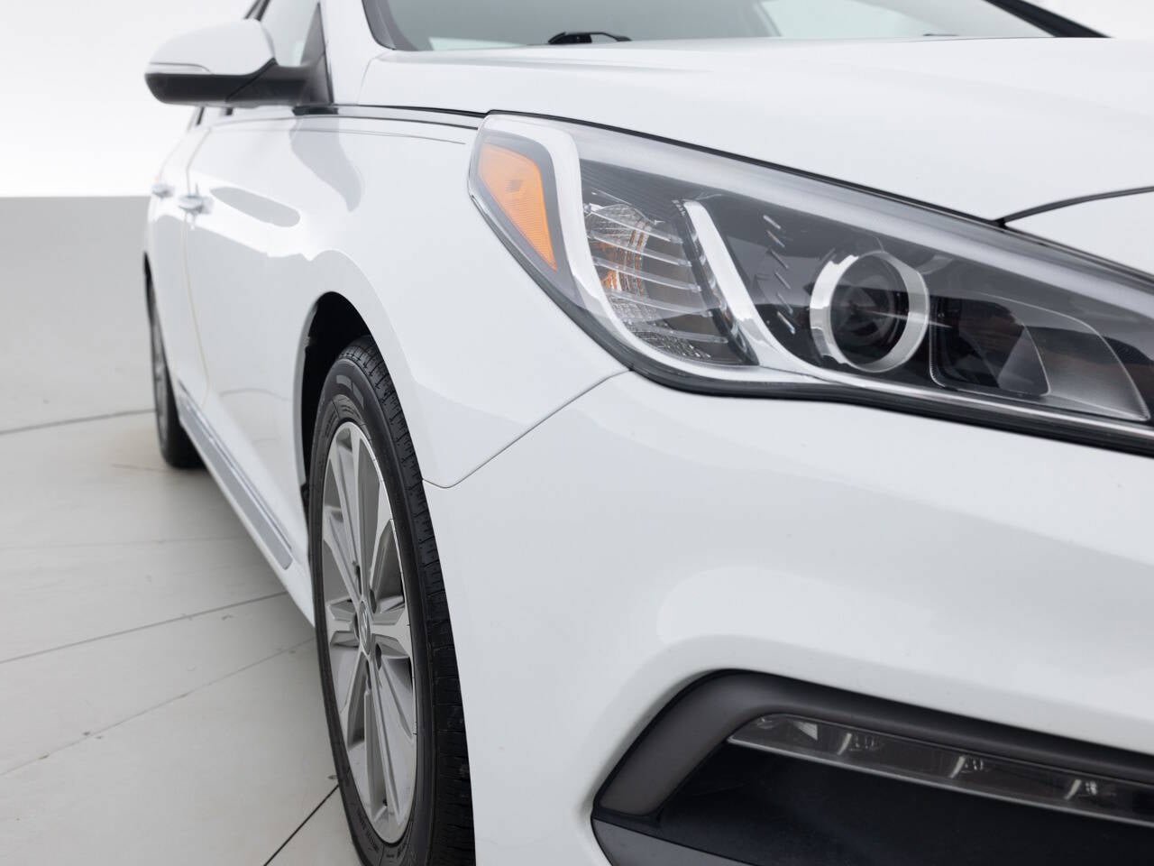Used 2017 Hyundai Sonata Limited w/ Tech Package 03 image 11