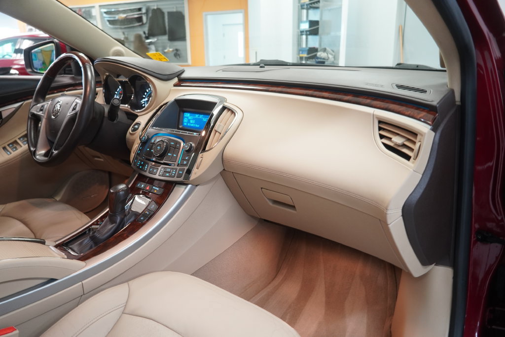 Used 2010 Buick LaCrosse CXS FWD image 38