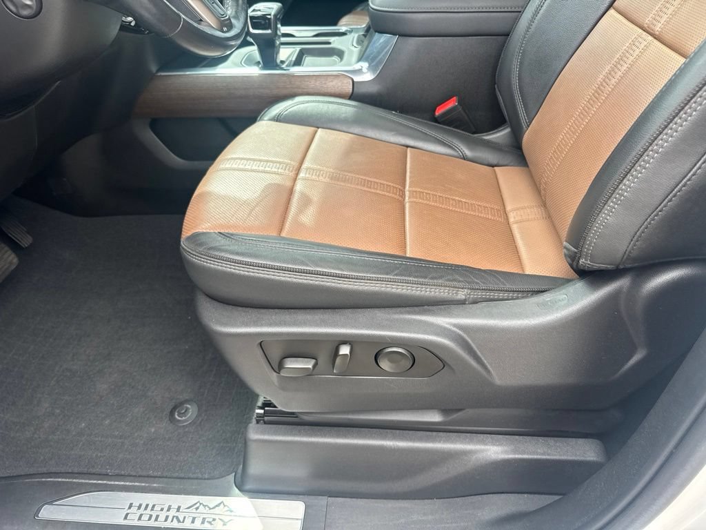 Used 2023 Chevrolet Silverado 1500 High Country w/ High Country Premium Package AWD/4WD image 13