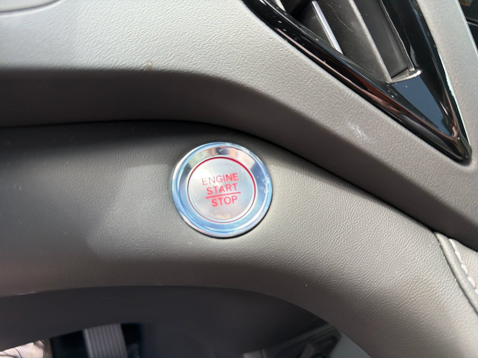 Used 2025 Acura RDX SH-AWD image 26