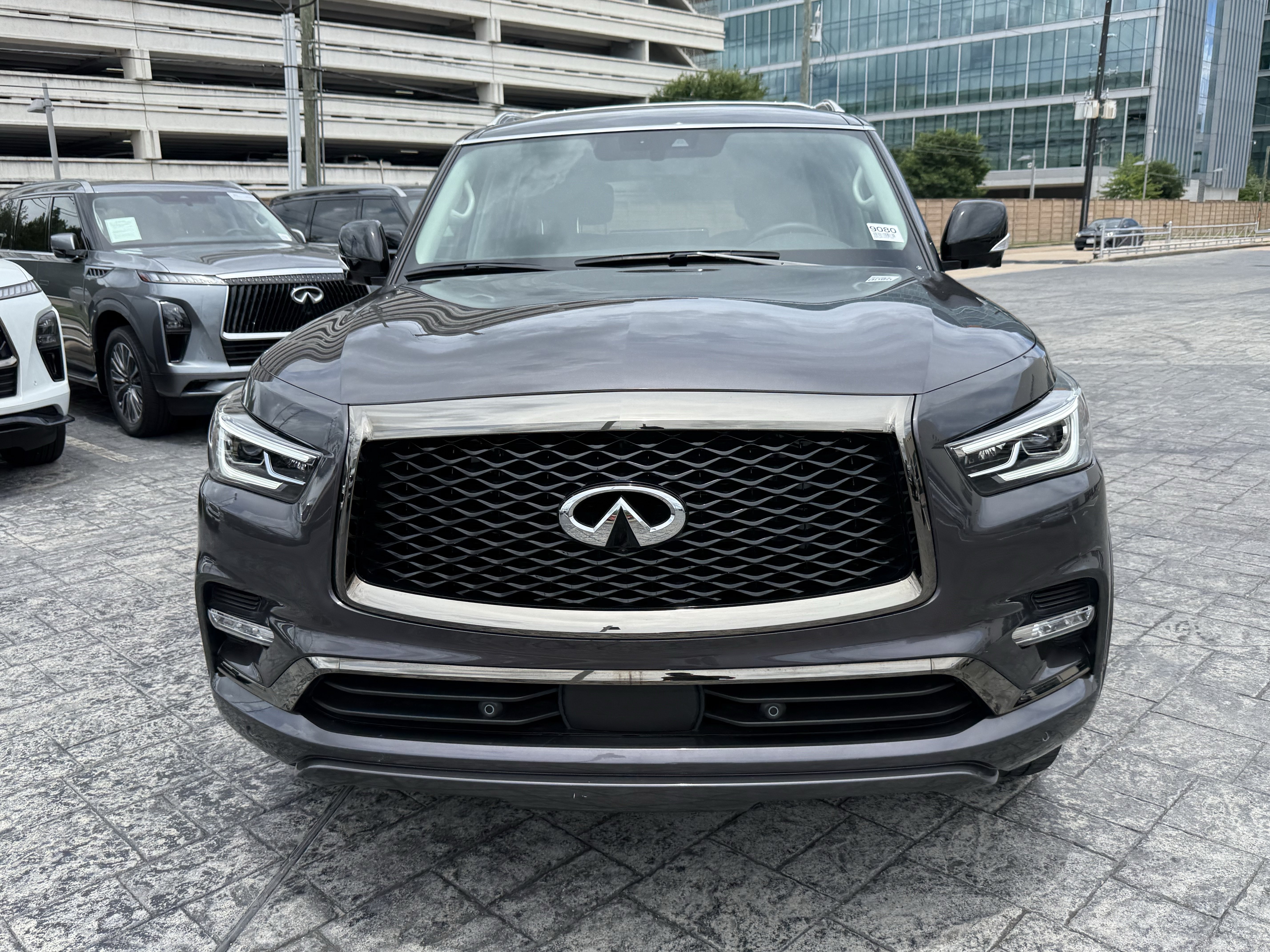 Certified 2024 INFINITI QX80 Premium Select w/ Cargo Package AWD/4WD image 2