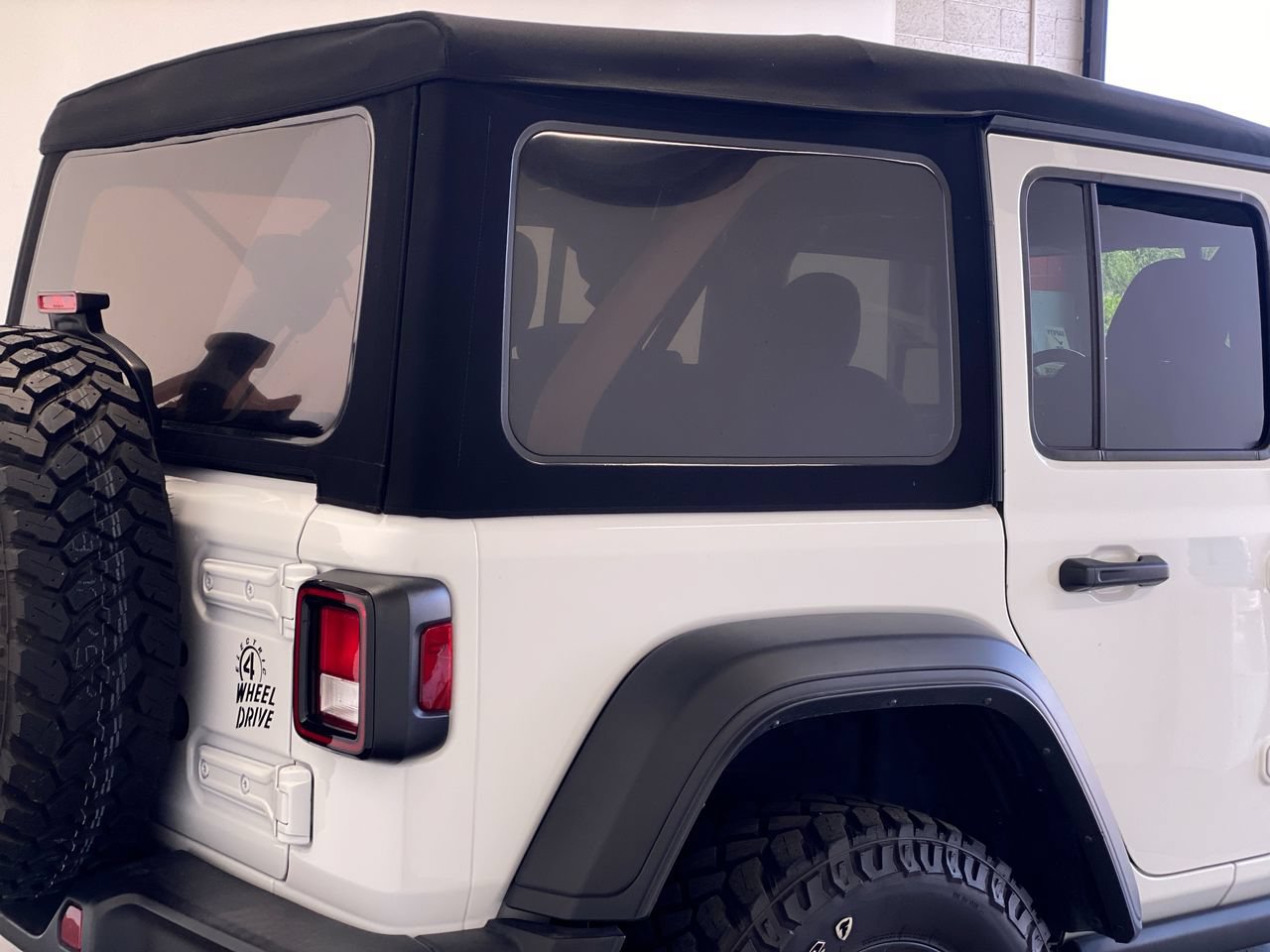 Used 2023 Jeep Wrangler Unlimited w/ Cold Weather Group AWD/4WD image 10