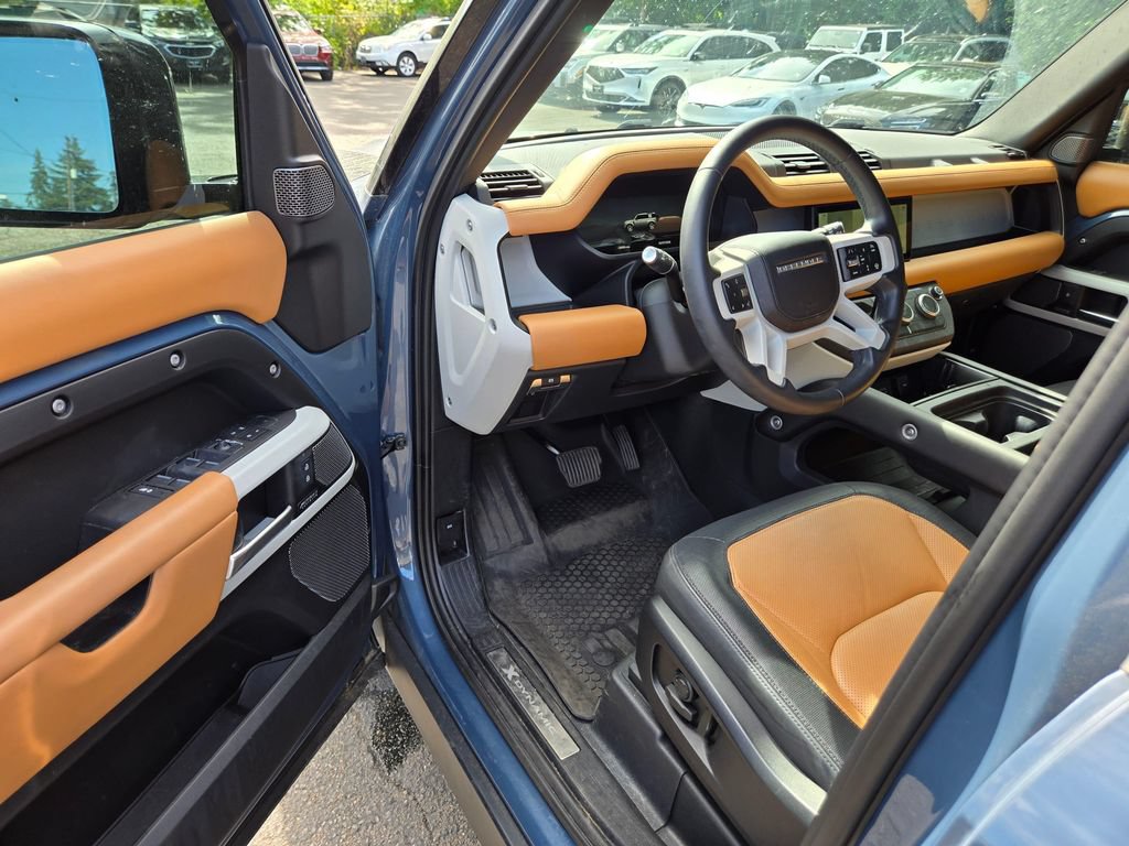 Used 2024 Land Rover Defender 110 X-Dynamic SE AWD/4WD image 19