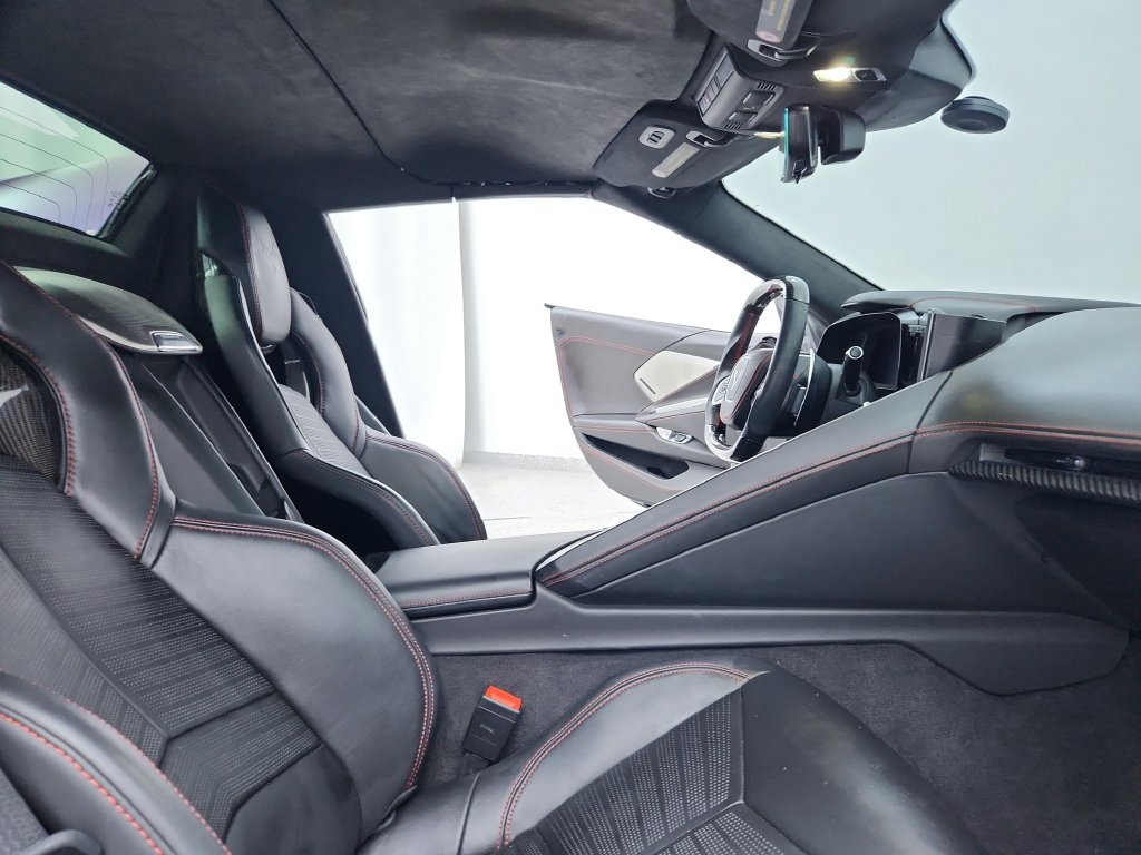 Used 2022 Chevrolet Corvette Stingray Premium Conv w/ Z51 Performance Package RWD image 27