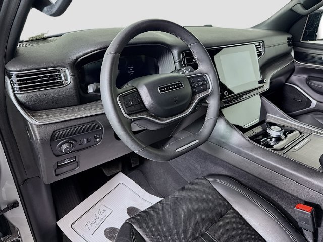 Used 2023 Jeep Wagoneer Series II AWD/4WD image 9