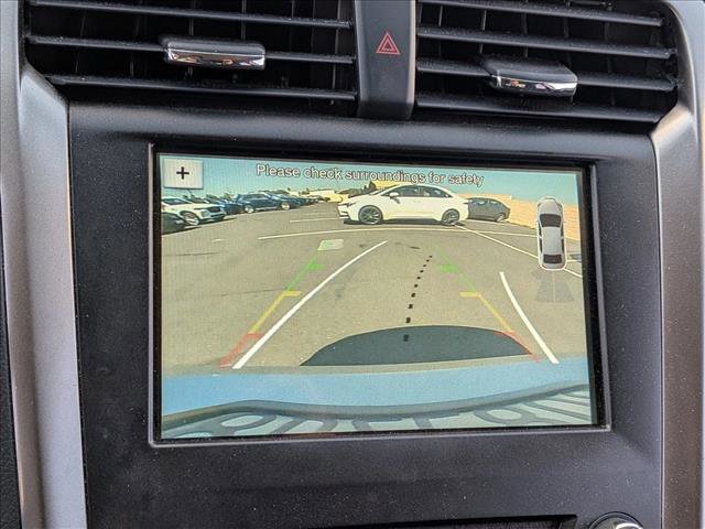 Used 2018 Ford Fusion SE w/ Fusion SE Technology Package FWD image 11