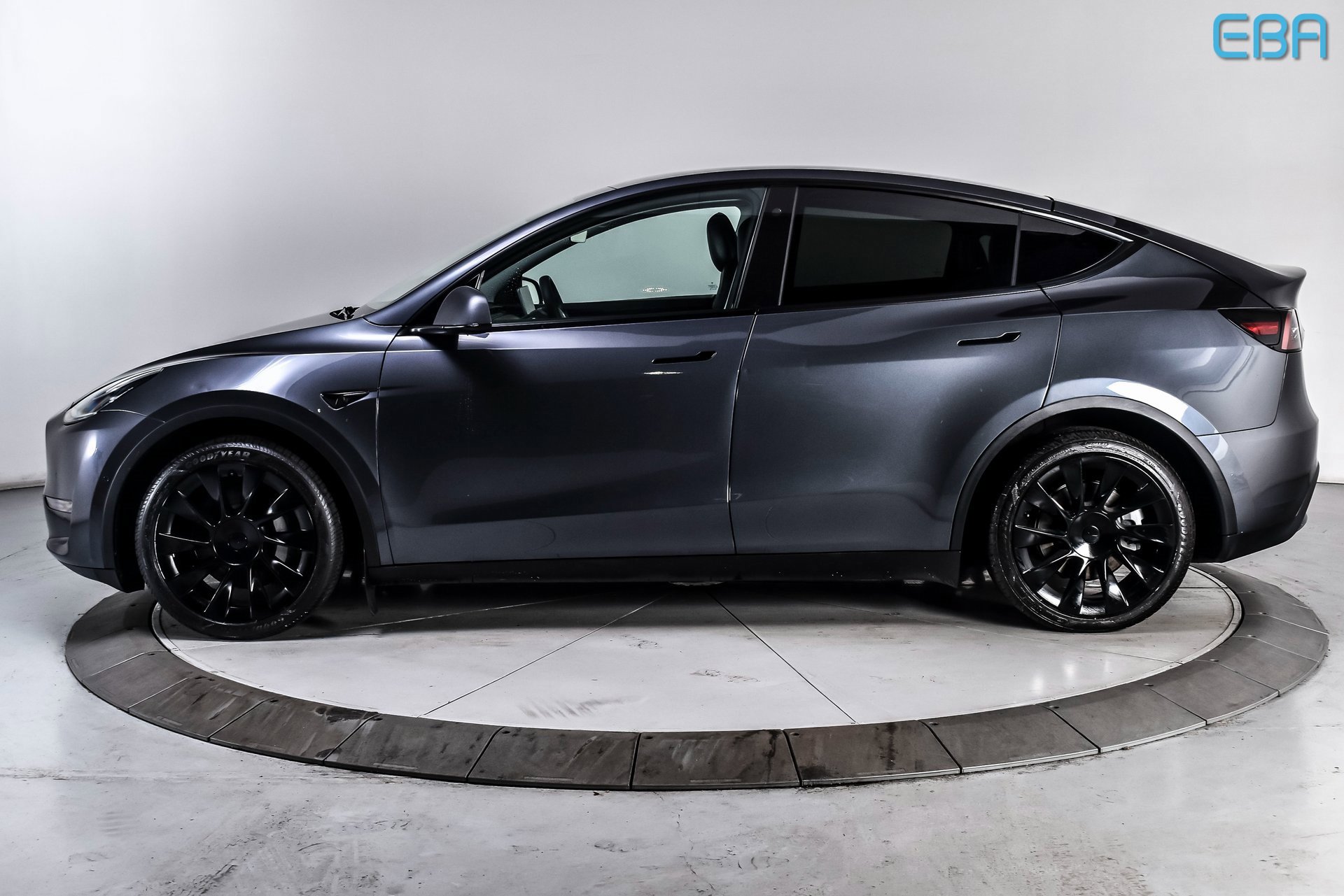 Used 2021 Tesla Model Y Long Range image 3