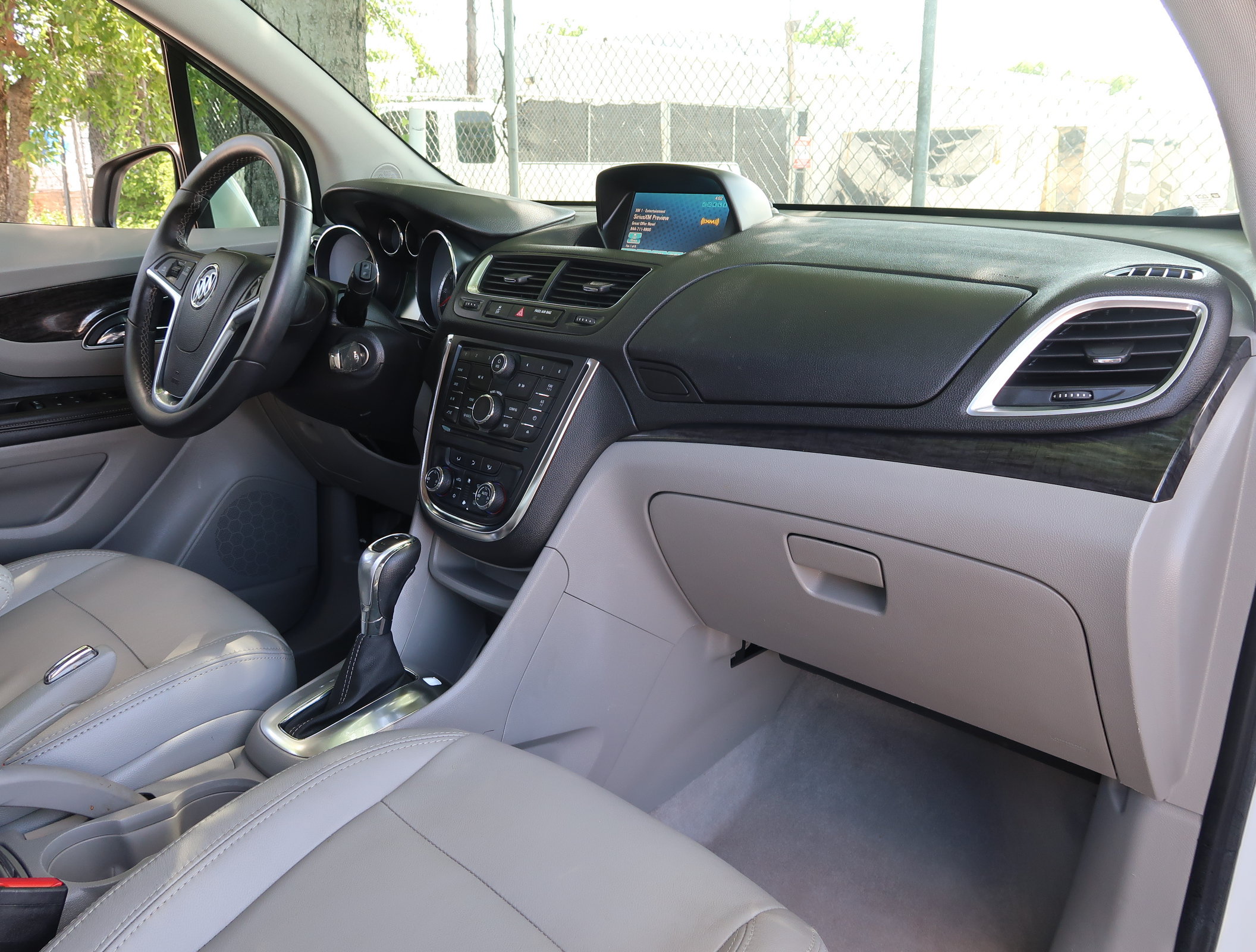 Used 2015 Buick Encore Convenience FWD image 14