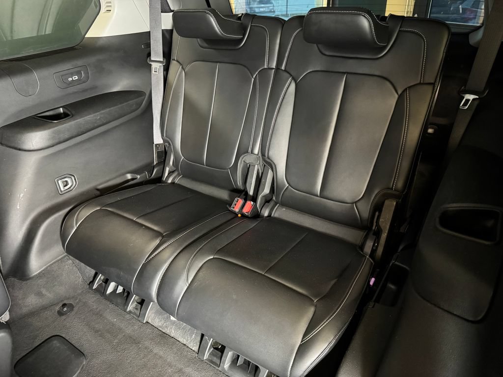 Used 2021 Jeep Grand Cherokee L Limited AWD/4WD image 21