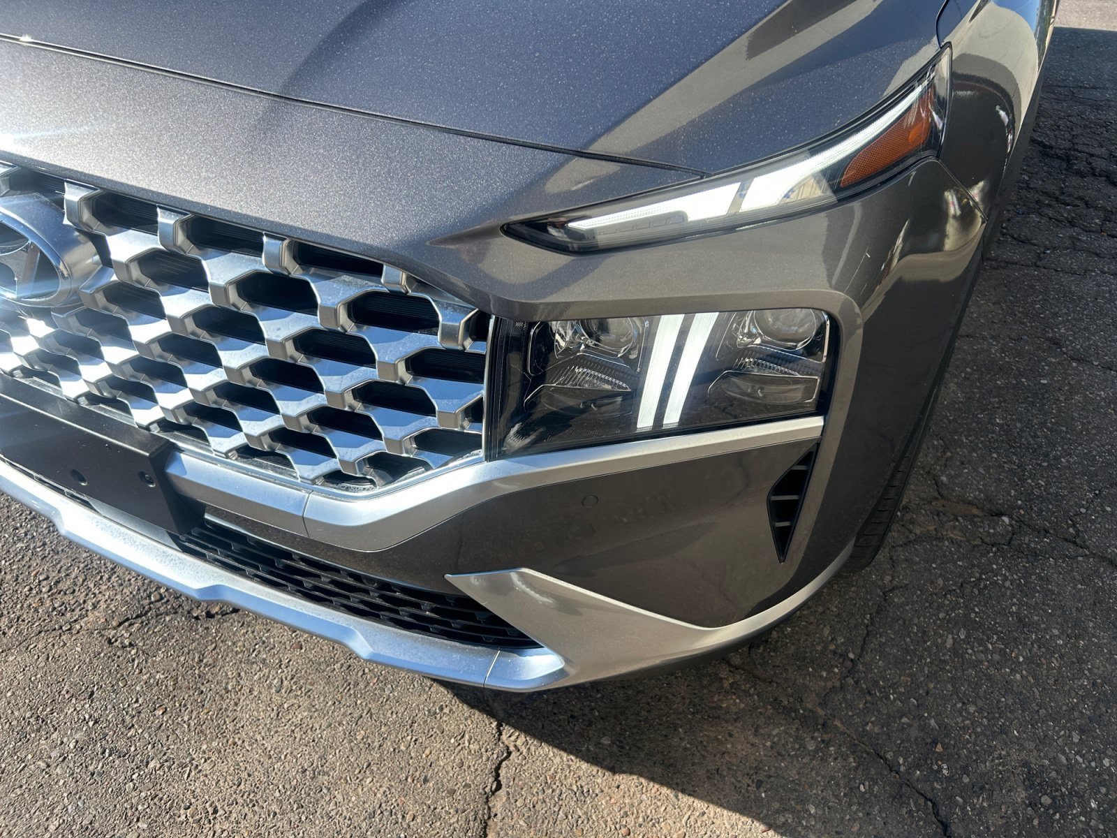 Certified 2023 Hyundai Santa Fe Limited AWD/4WD image 10