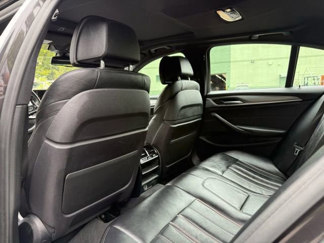 Used 2018 BMW 540i xDrive w/ M Sport Package image 23