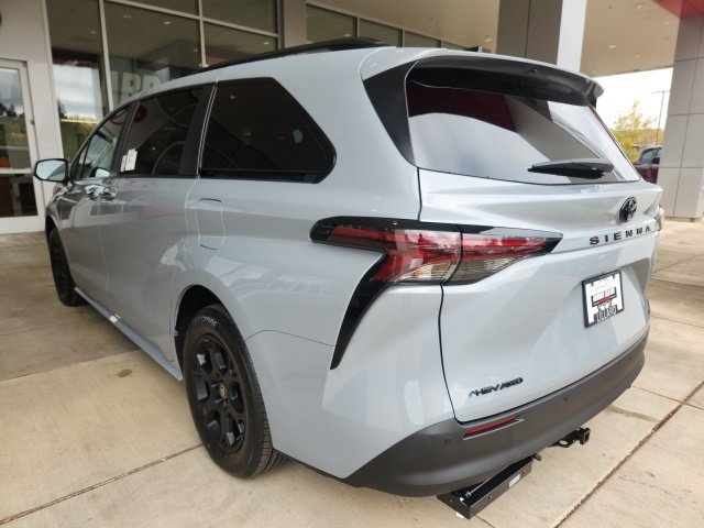 New 2026 Toyota Sienna XLE Woodland Edition AWD/4WD image 9