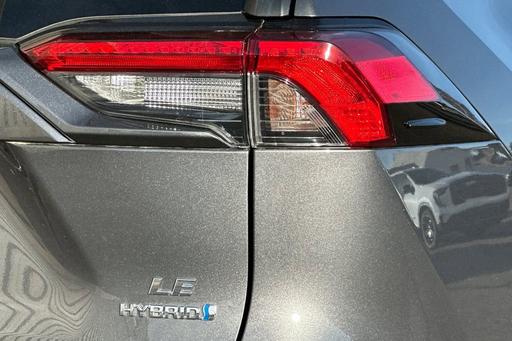 Used 2020 Toyota RAV4 LE w/ All Weather Liner Package AWD/4WD image 25