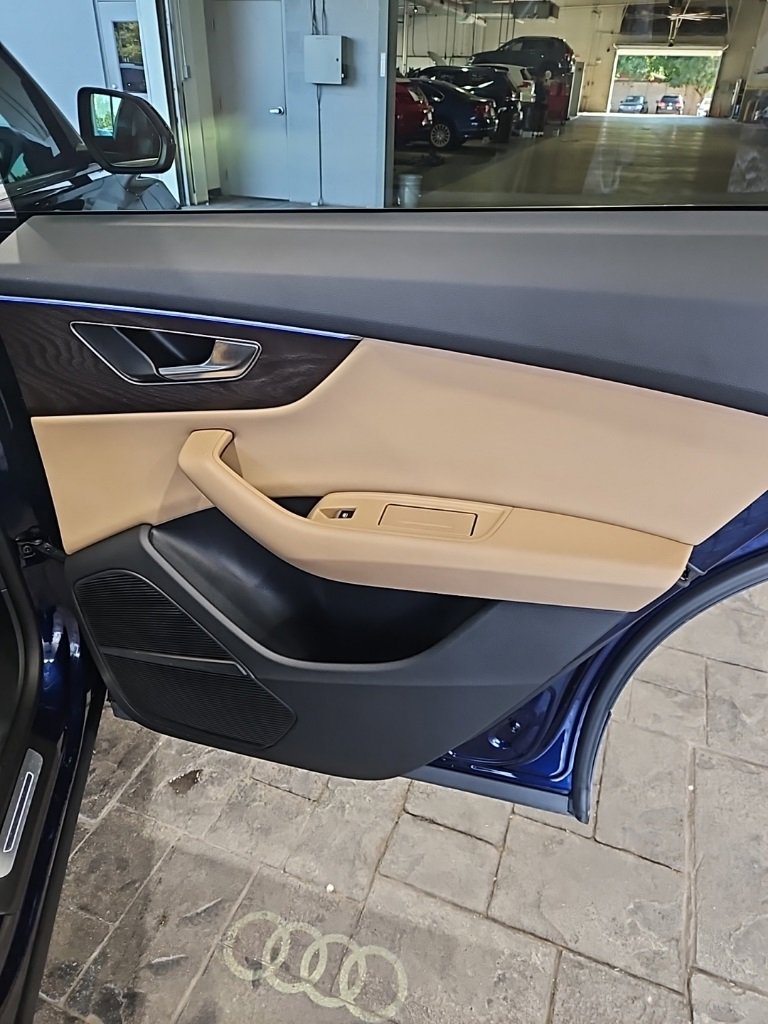 Used 2022 Audi Q8 Premium Plus w/ Premium Plus Package image 16