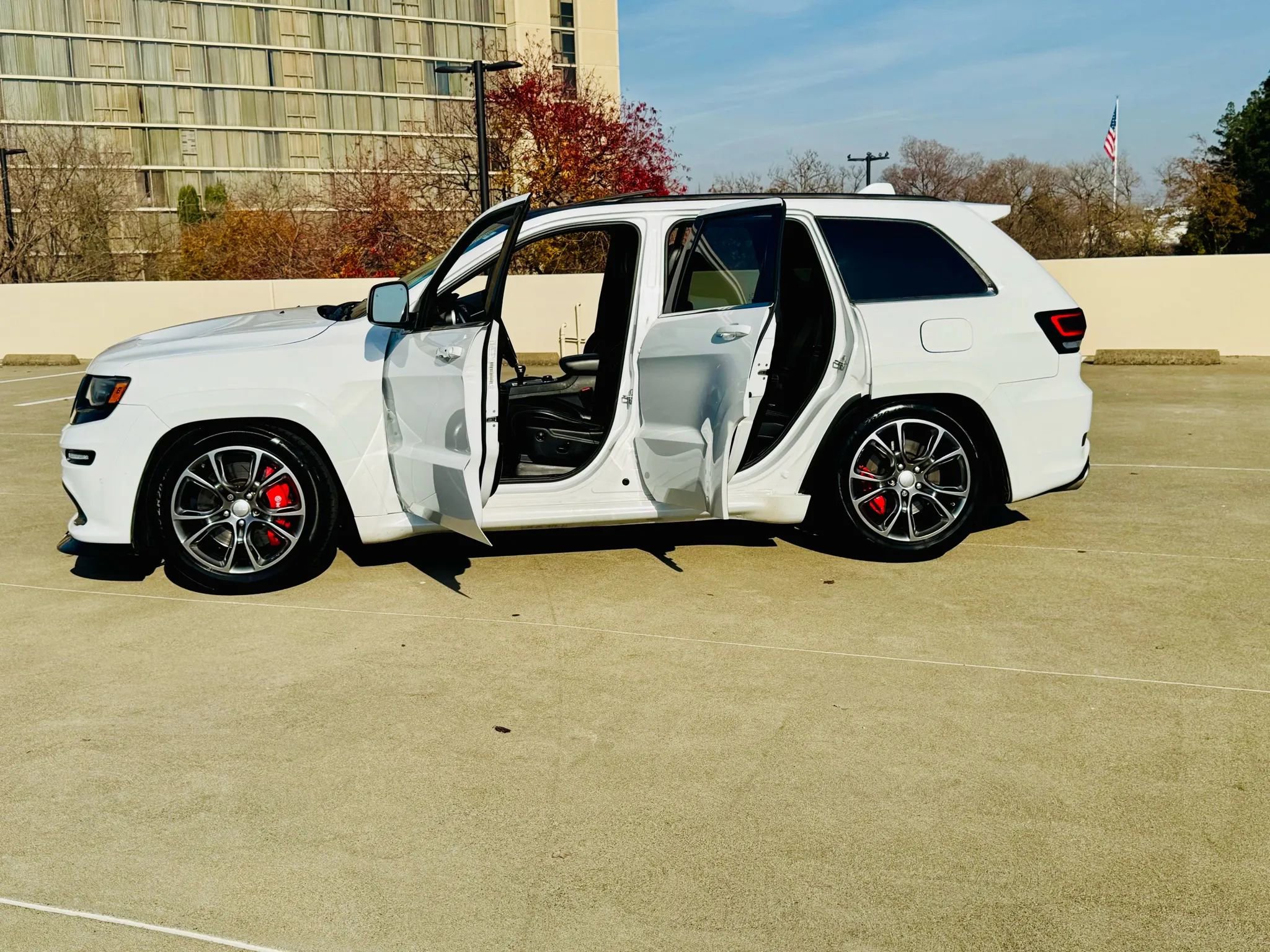 Used 2014 Jeep Grand Cherokee SRT8 w/ Luxury Group II image 29