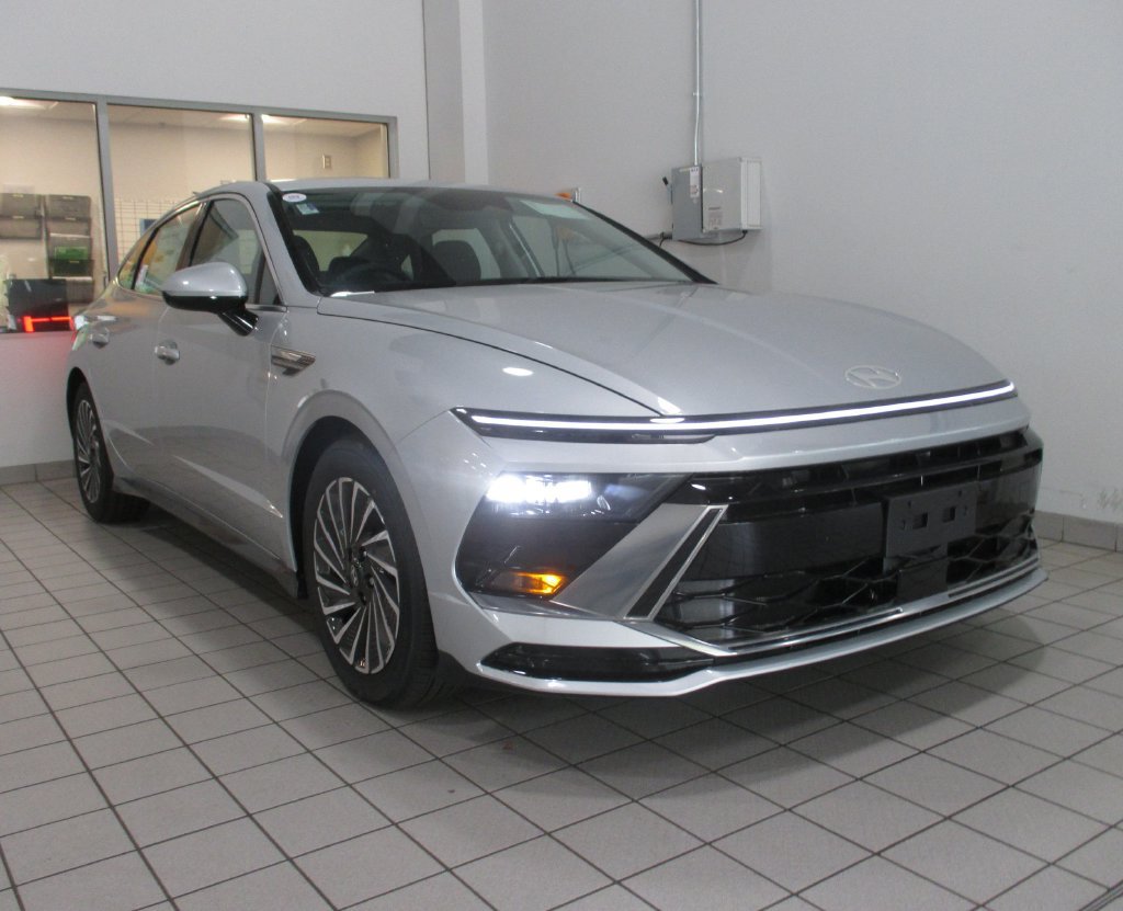 New 2025 Hyundai Sonata SEL FWD image 1
