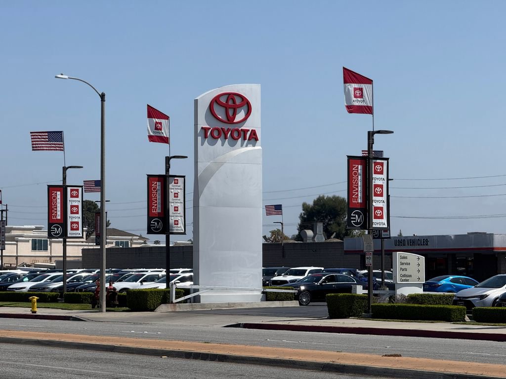 Certified 2019 Toyota Prius L Eco image 5