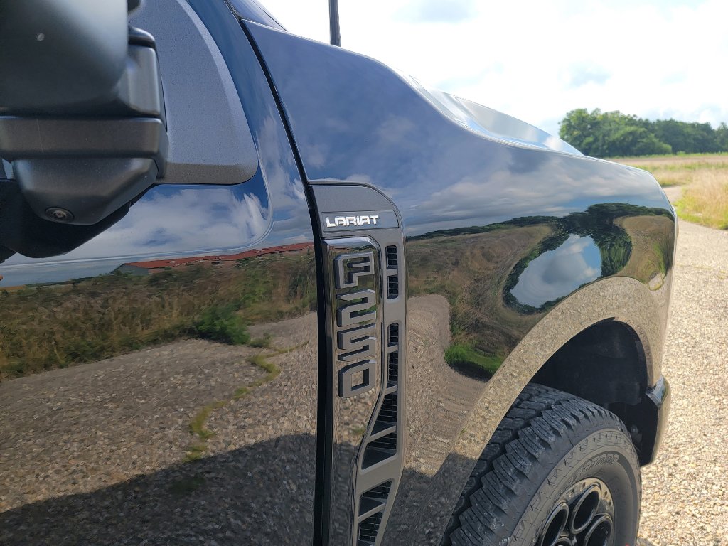 New 2025 Ford F250 Lariat w/ Black Appearance Package image 39