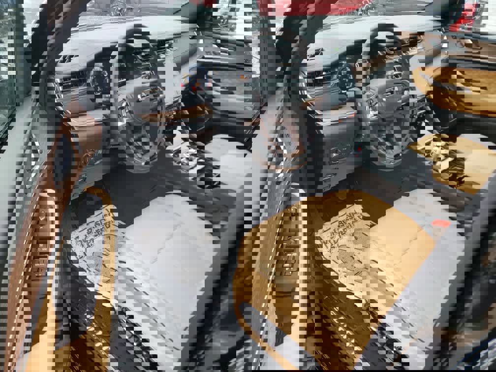 Used 2025 Jeep Grand Cherokee Summit w/ Obsidian Package image 12