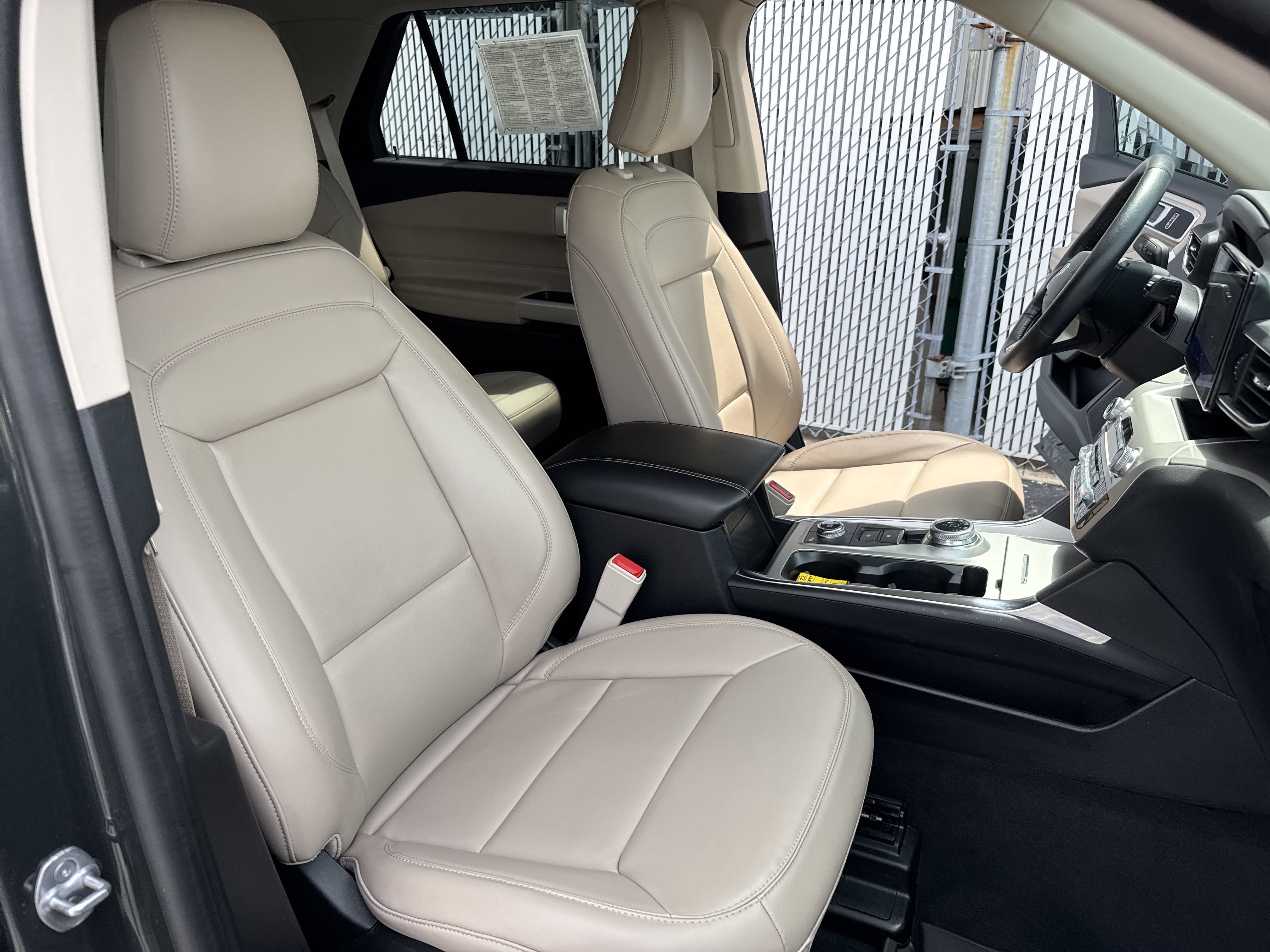 Used 2022 Ford Explorer XLT w/ Equipment Group 202A image 25