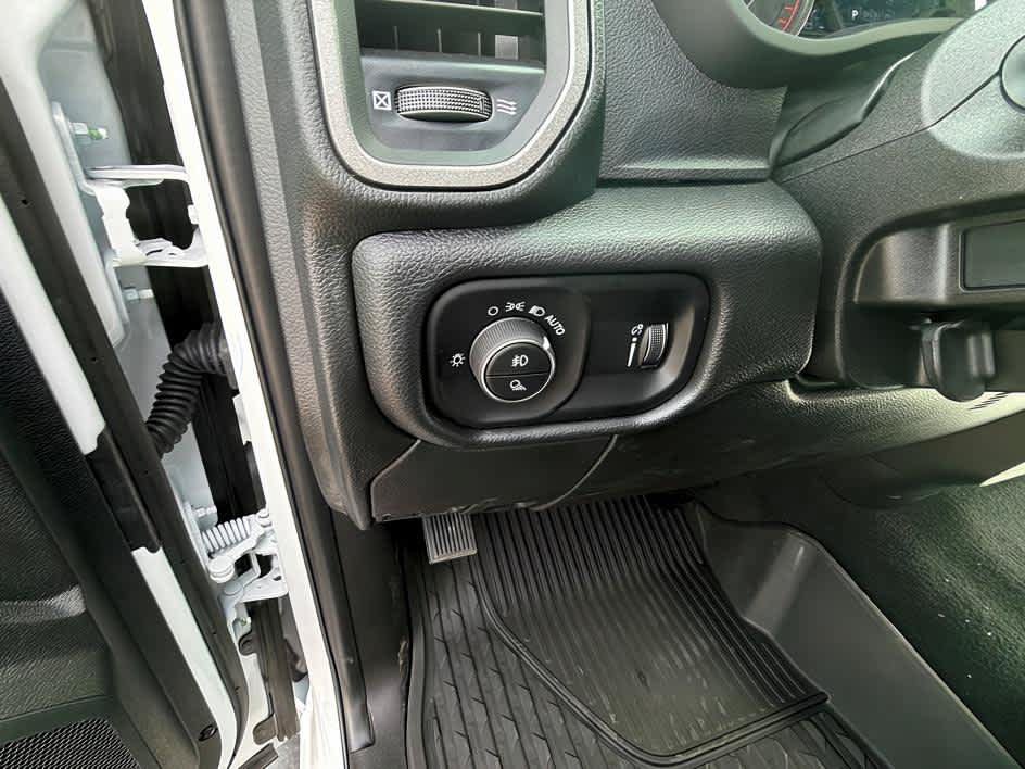New 2026 RAM 3500 Tradesman AWD/4WD image 17