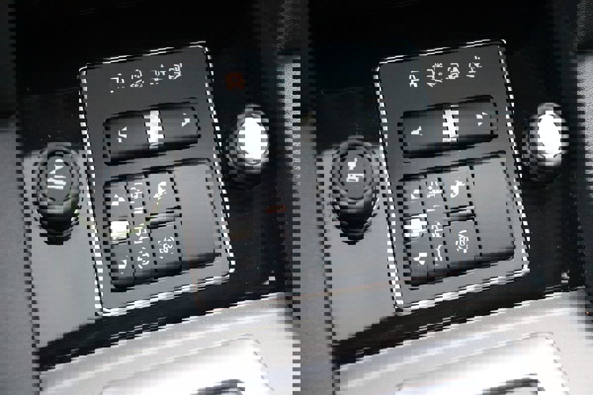 Used 2016 Land Rover LR4 HSE image 27