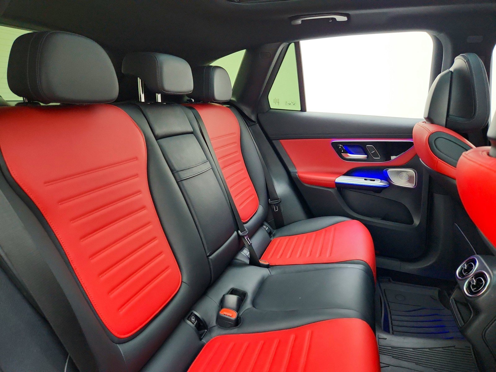 Certified 2024 Mercedes-Benz GLC 43 AMG 4MATIC image 33