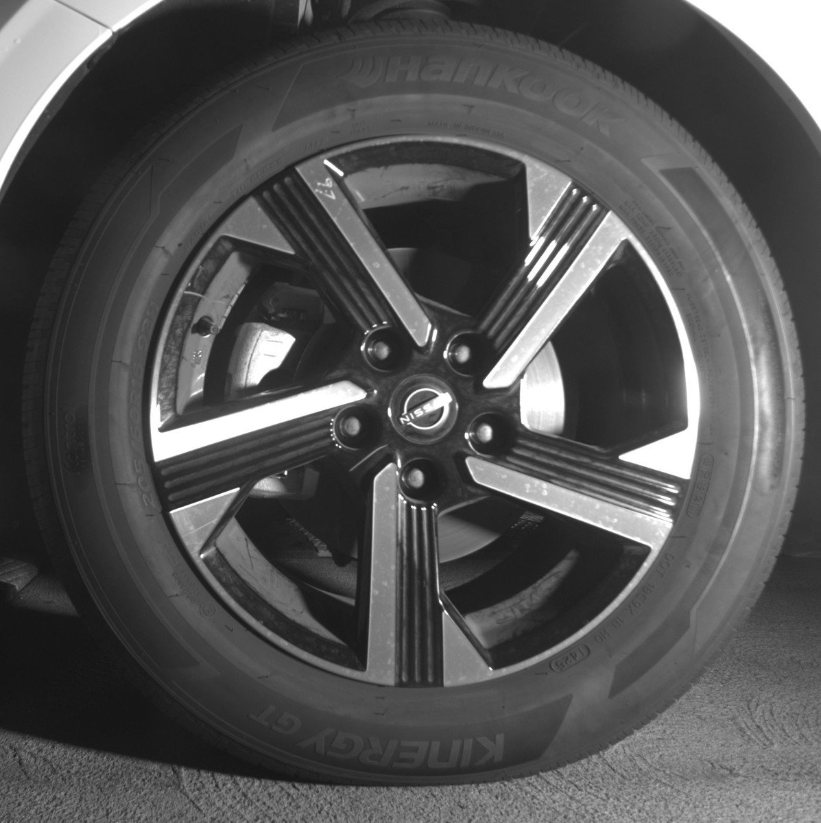 Used 2025 Nissan Sentra SV FWD image 12