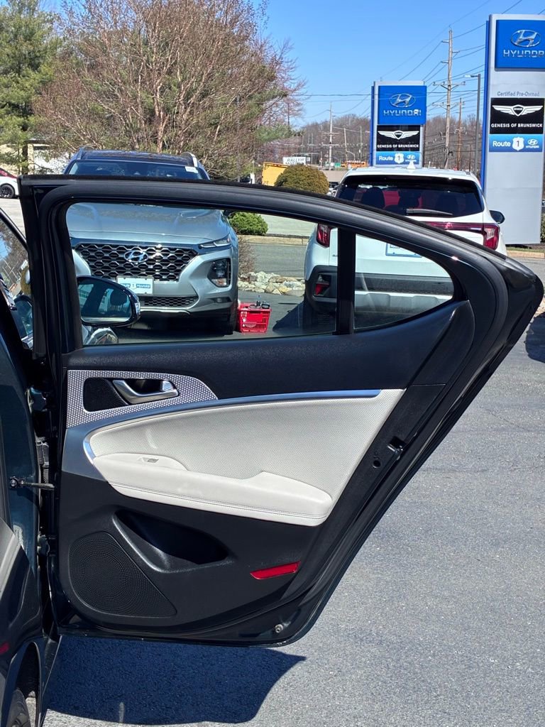 Used 2023 Genesis G70 3.3T w/ Sport Advanced Package image 47