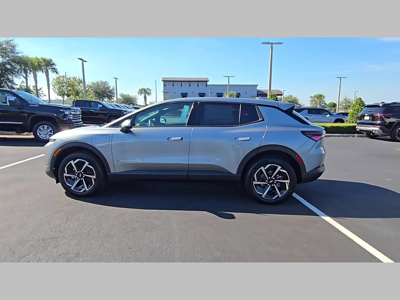 New 2026 Chevrolet Equinox EV LT w/ Comfort Package image 17