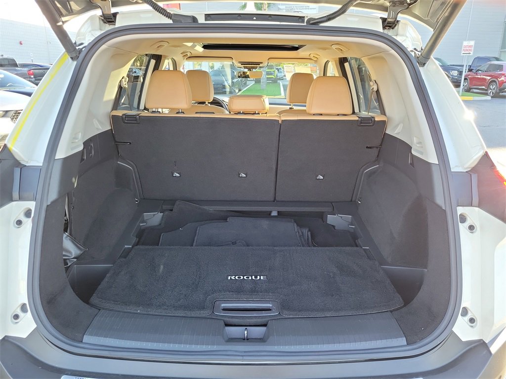 Used 2022 Nissan Rogue Platinum w/ Head-Up Display Package image 24