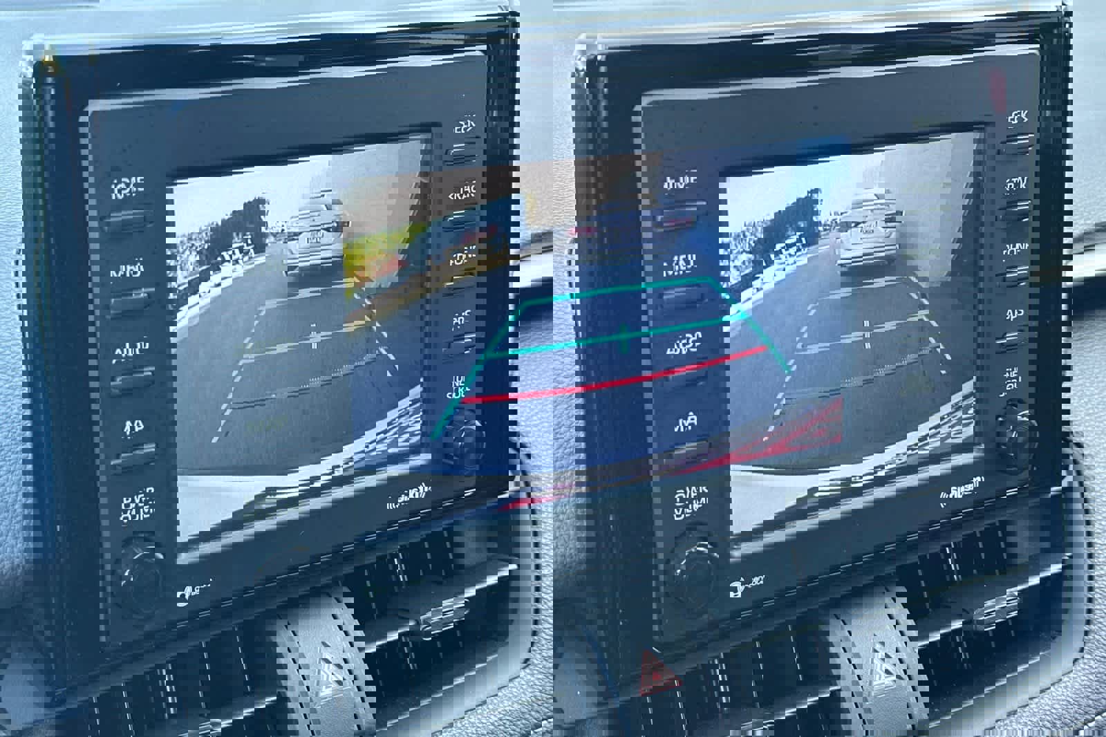 Used 2022 Toyota RAV4 LE image 22