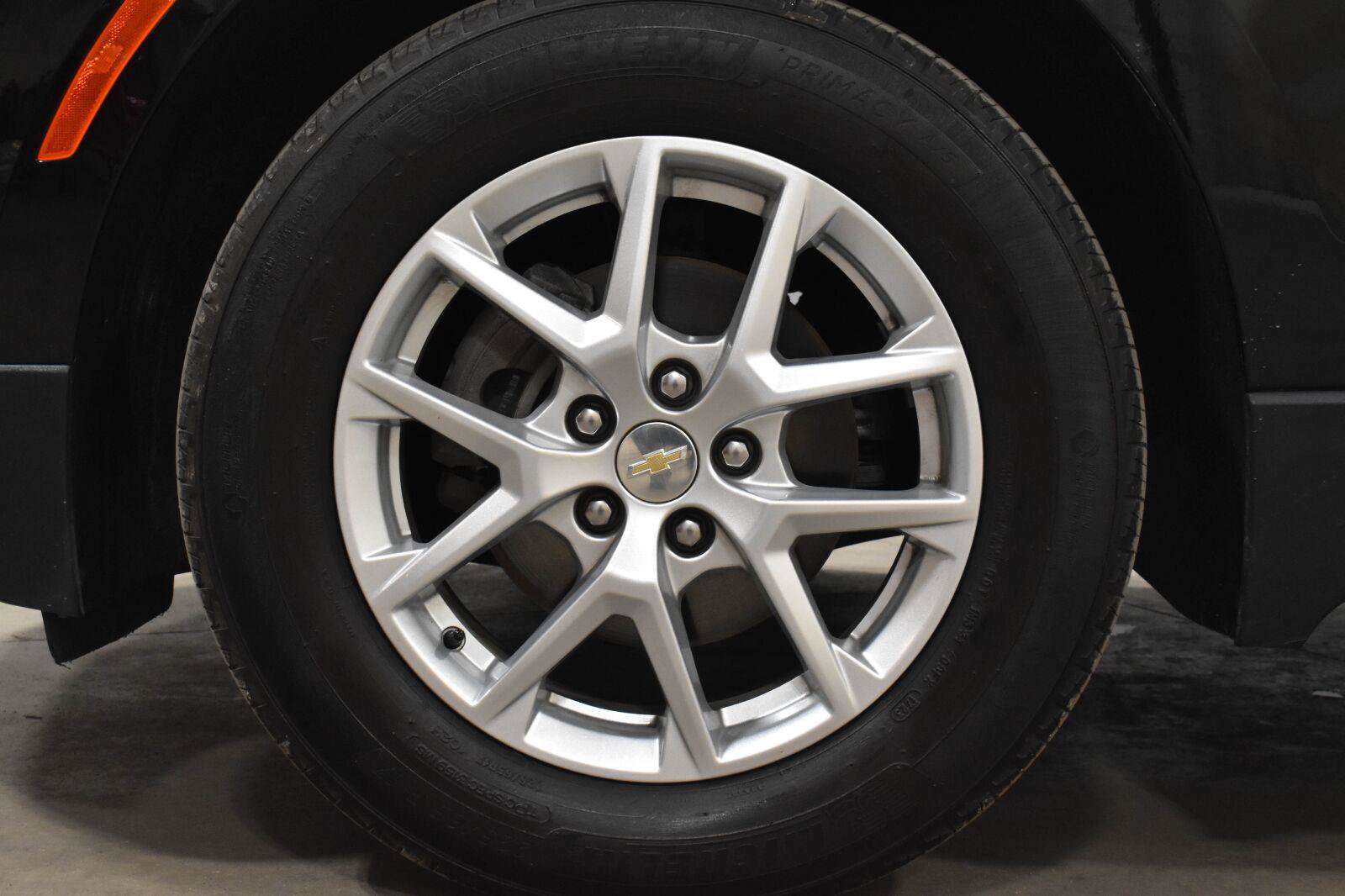 Used 2024 Chevrolet Equinox LT w/ LPO, Floor Liner Package FWD image 31