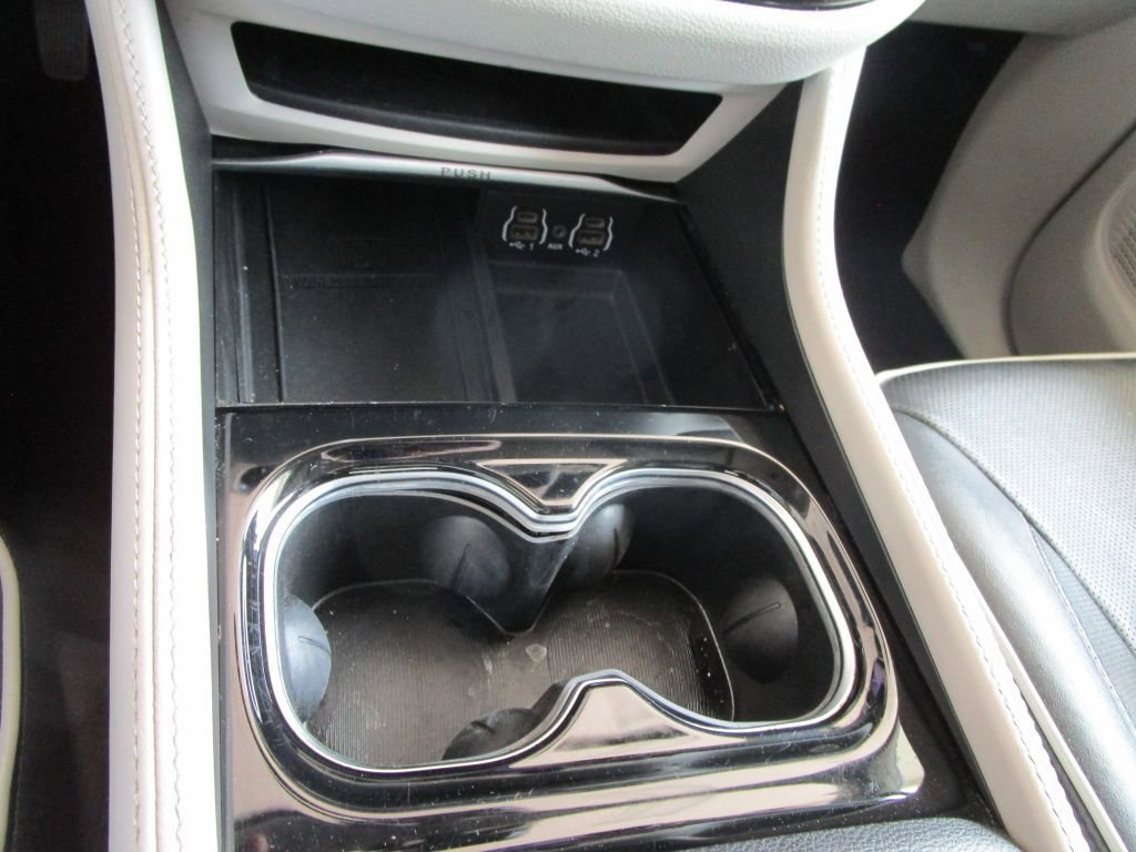 Used 2022 Chrysler Pacifica Limited image 36