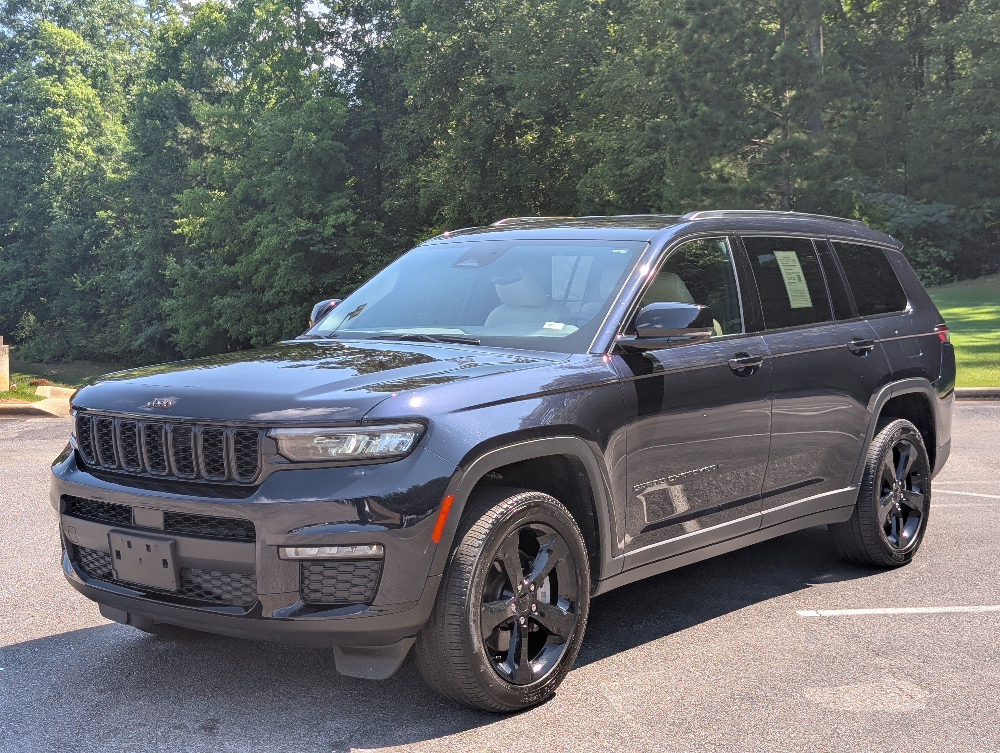 Used 2024 Jeep Grand Cherokee L Limited w/ Black Appearance Package RWD image 5