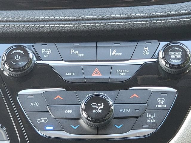 Used 2023 Chrysler Pacifica Touring-L FWD image 30