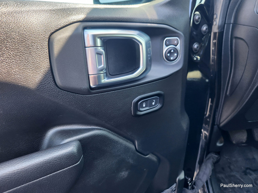 Used 2025 Jeep Wrangler Willys image 23