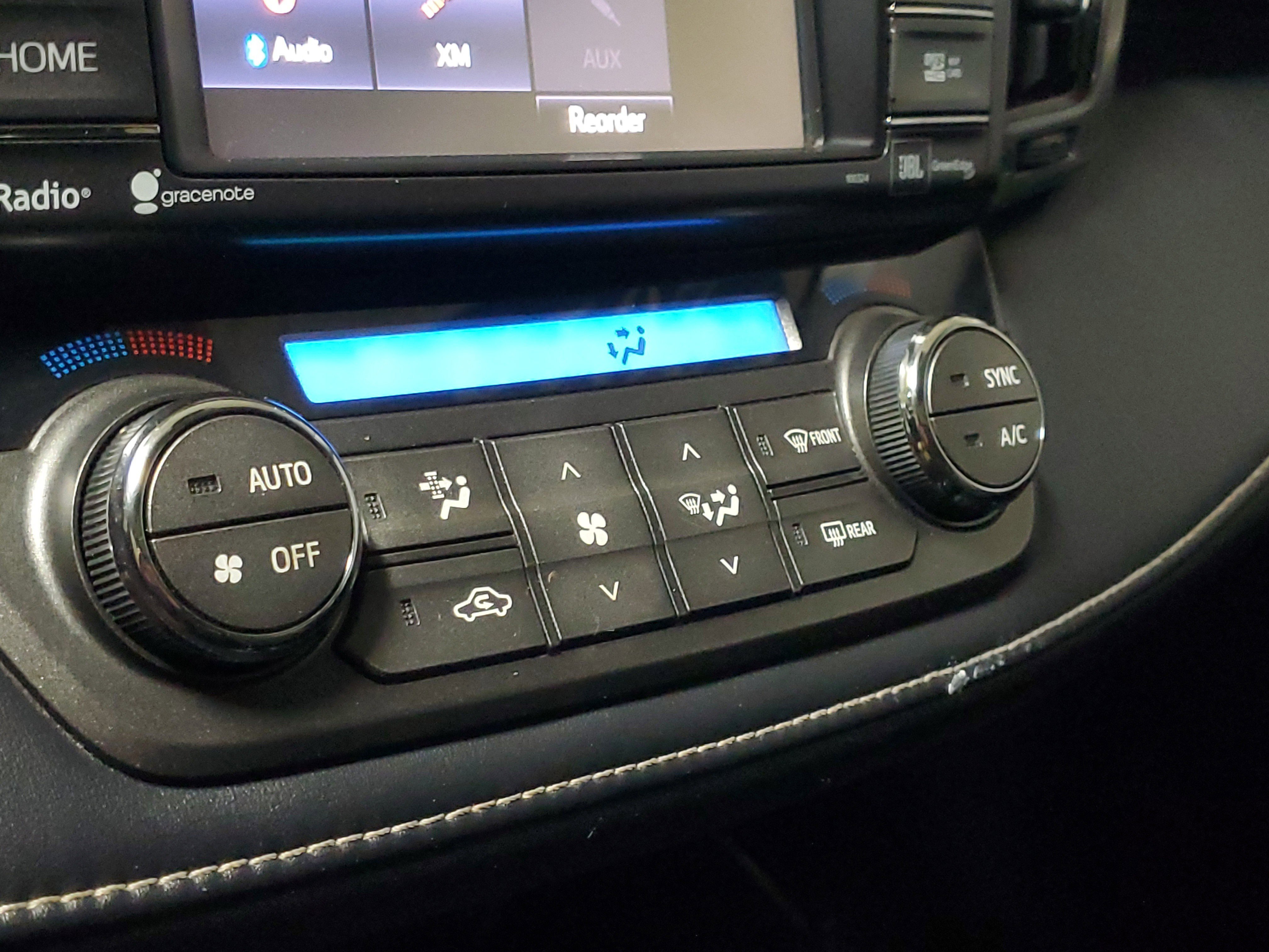 Used 2015 Toyota RAV4 Limited w/ Technology Package AWD/4WD image 31